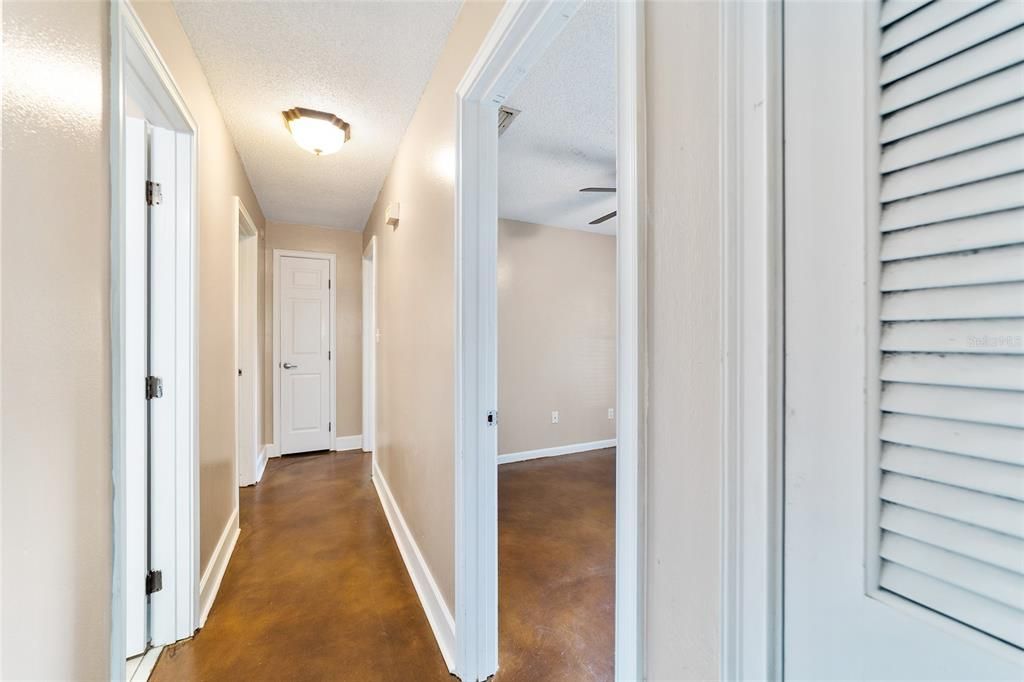 For Sale: $244,900 (3 beds, 2 baths, 1350 Square Feet)
