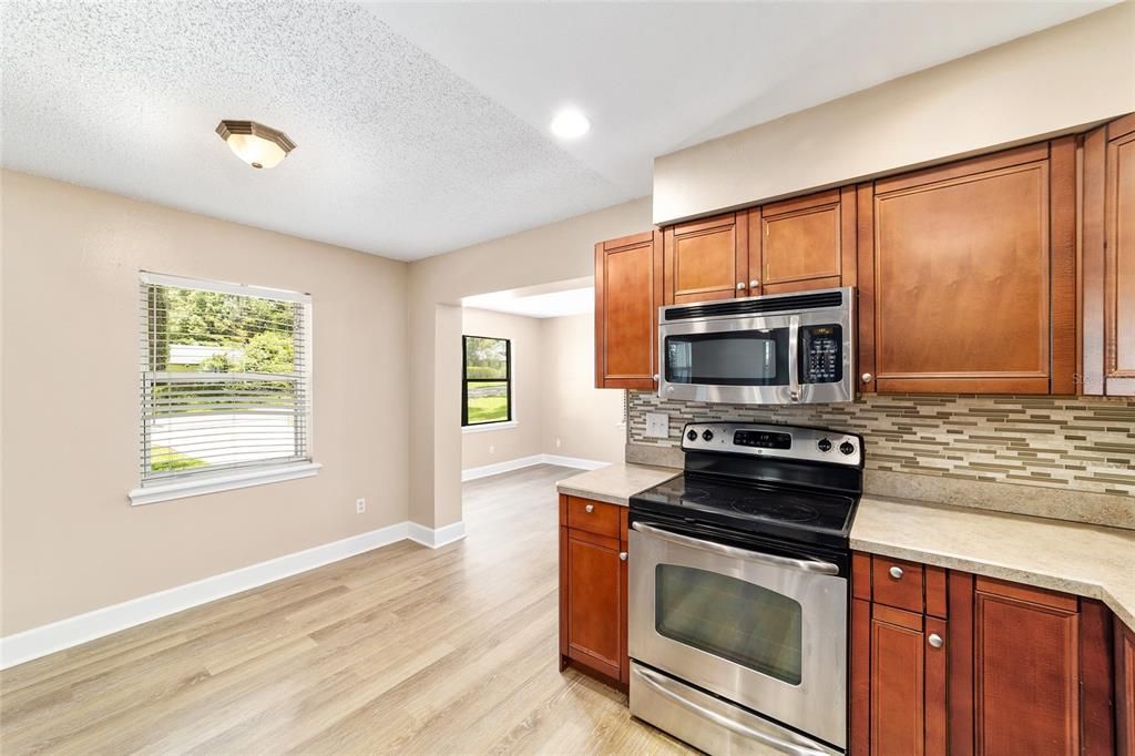 For Sale: $244,900 (3 beds, 2 baths, 1350 Square Feet)