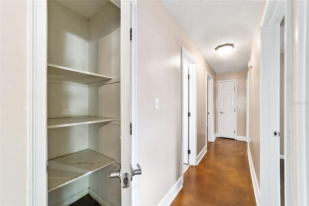 For Sale: $244,900 (3 beds, 2 baths, 1350 Square Feet)
