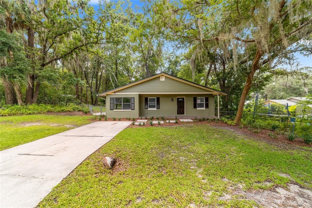 For Sale: $244,900 (3 beds, 2 baths, 1350 Square Feet)