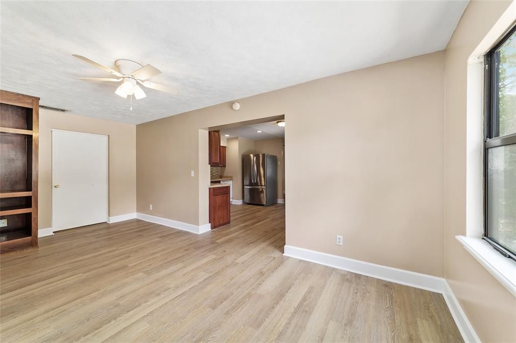 For Sale: $244,900 (3 beds, 2 baths, 1350 Square Feet)
