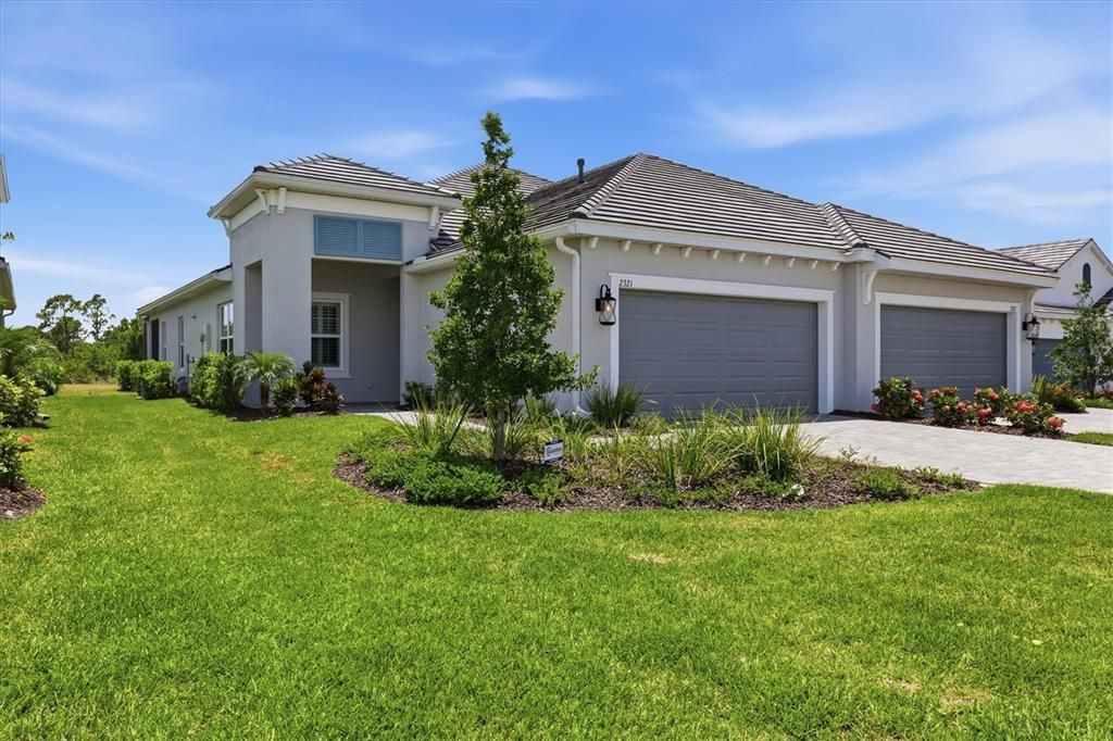 For Sale: $525,000 (2 beds, 2 baths, 1527 Square Feet)