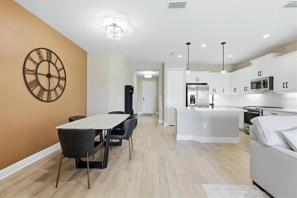 For Sale: $525,000 (2 beds, 2 baths, 1527 Square Feet)
