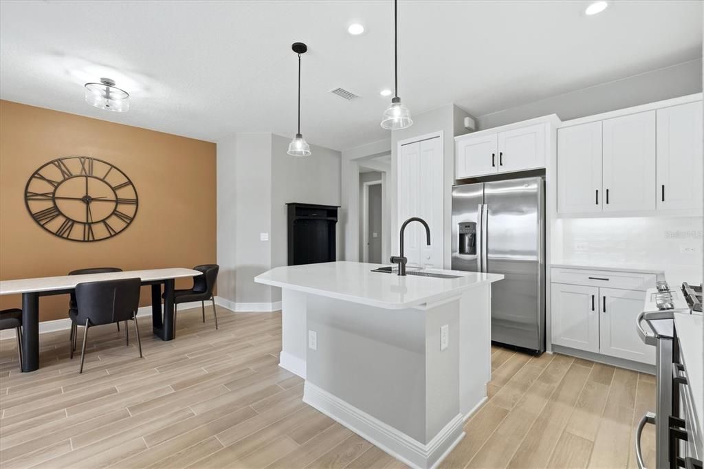 For Sale: $525,000 (2 beds, 2 baths, 1527 Square Feet)