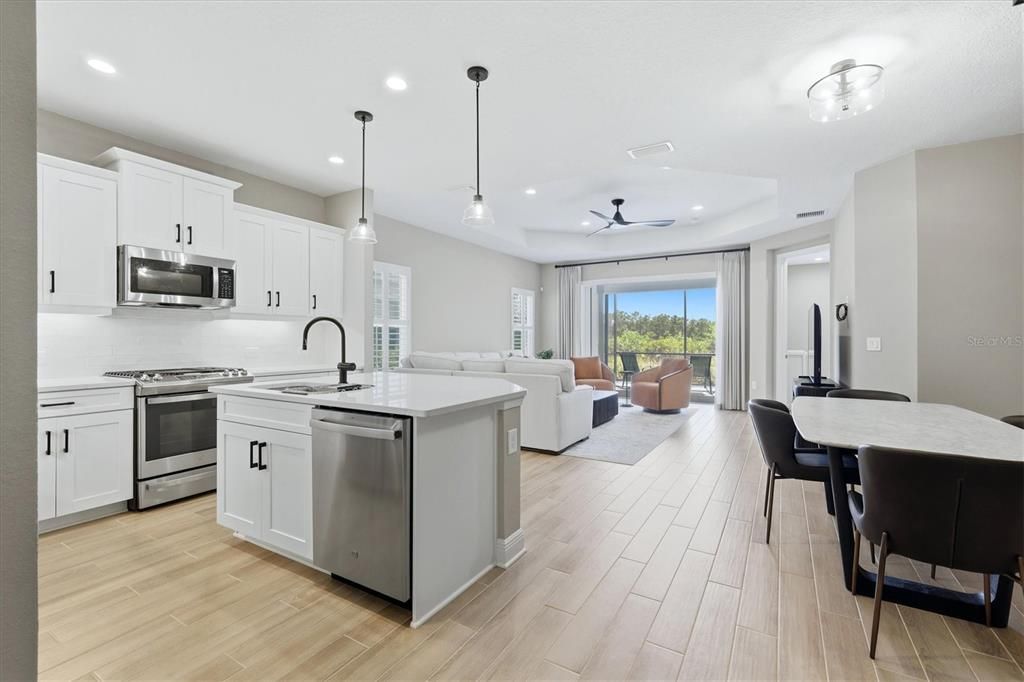 For Sale: $525,000 (2 beds, 2 baths, 1527 Square Feet)