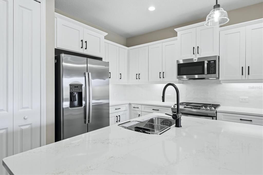 For Sale: $525,000 (2 beds, 2 baths, 1527 Square Feet)