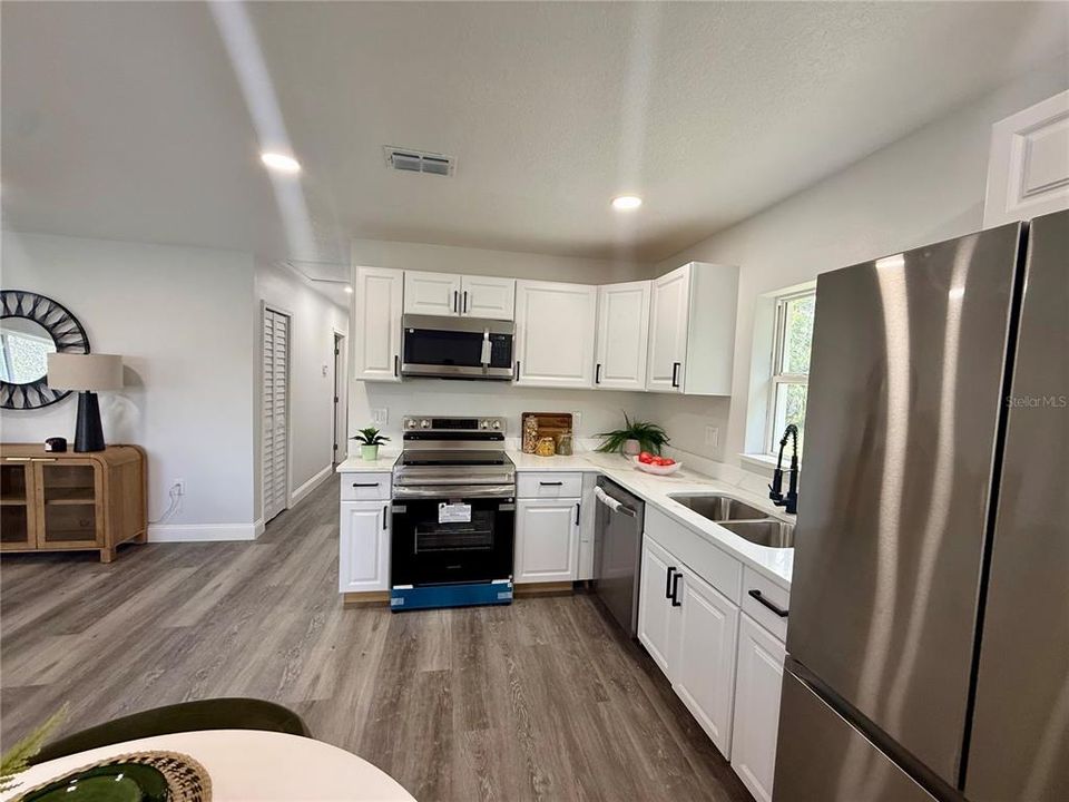 For Sale: $336,000 (3 beds, 2 baths, 1050 Square Feet)