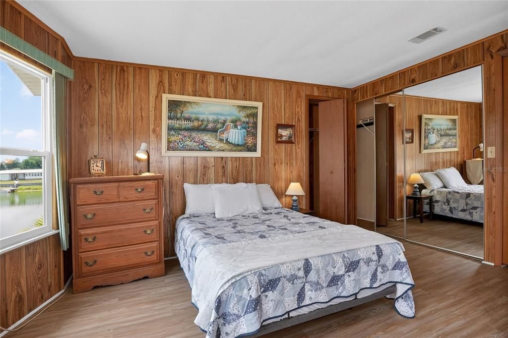 На продажу: $179,900 (2 спален, 2 ванн, 1560 Квадратных фут)