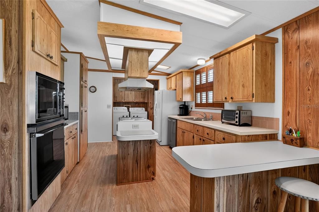На продажу: $179,900 (2 спален, 2 ванн, 1560 Квадратных фут)