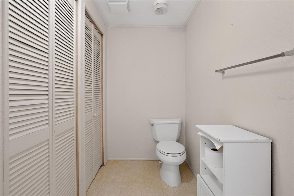 На продажу: $179,900 (2 спален, 2 ванн, 1560 Квадратных фут)