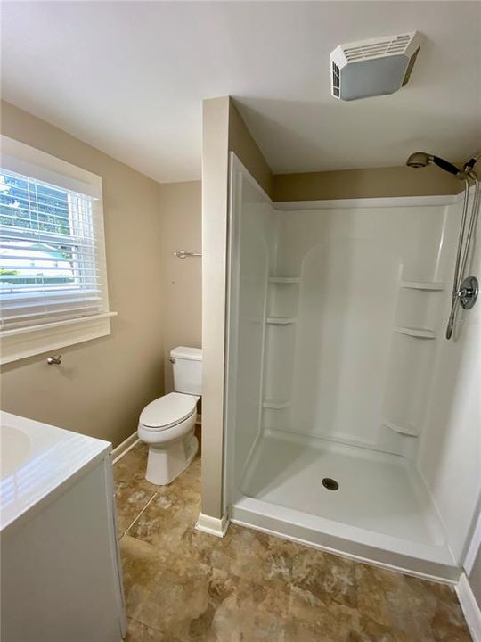 For Rent: $1,350 (2 beds, 1 baths, 900 Square Feet)