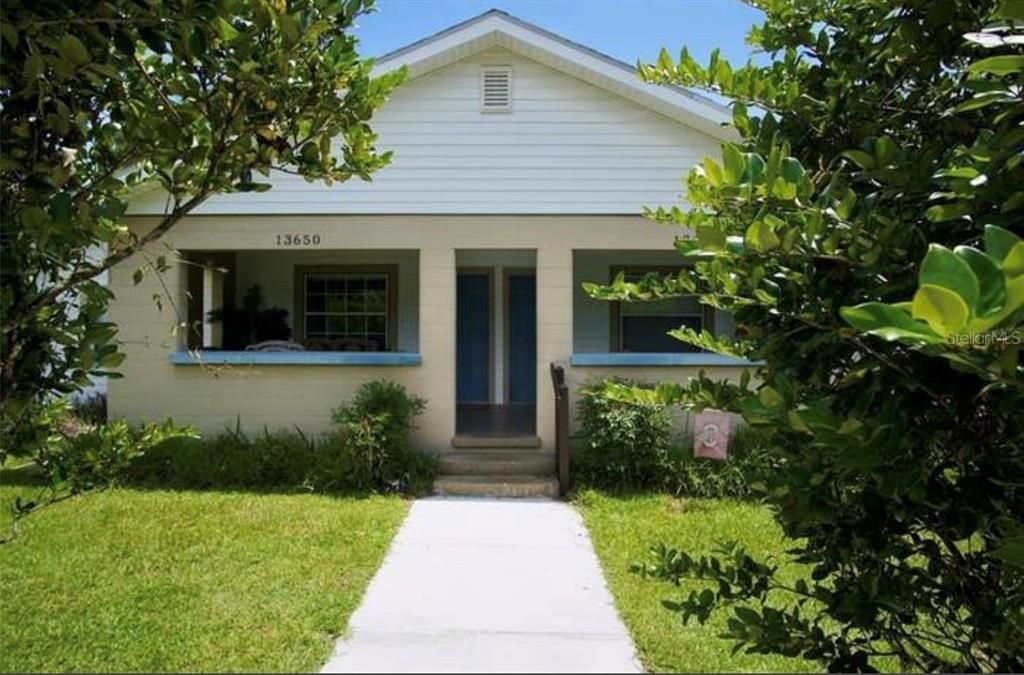 For Rent: $1,350 (2 beds, 1 baths, 900 Square Feet)