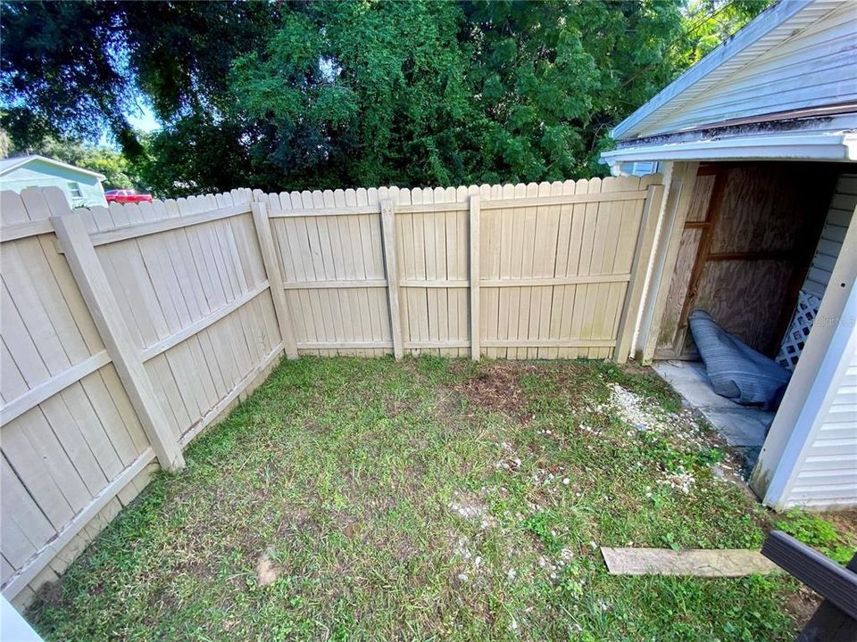 For Rent: $1,350 (2 beds, 1 baths, 900 Square Feet)