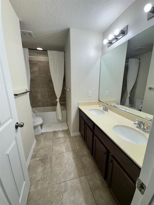 For Rent: $3,990 (4 beds, 3 baths, 2225 Square Feet)
