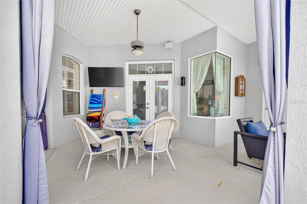 For Sale: $750,000 (5 beds, 3 baths, 3430 Square Feet)