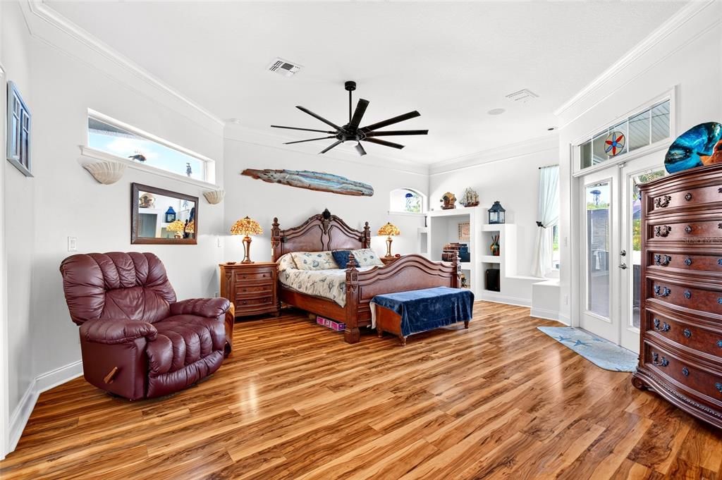 For Sale: $750,000 (5 beds, 3 baths, 3430 Square Feet)