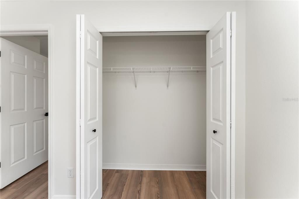 For Sale: $305,000 (3 beds, 2 baths, 1283 Square Feet)