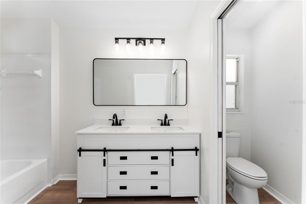 For Sale: $305,000 (3 beds, 2 baths, 1283 Square Feet)
