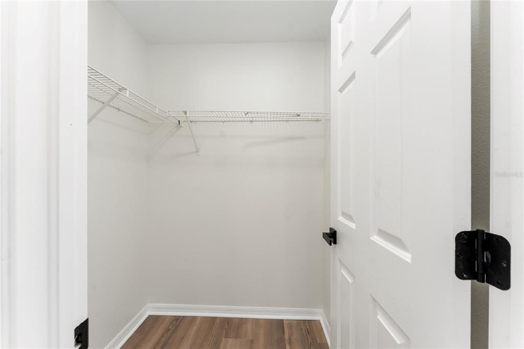 For Sale: $305,000 (3 beds, 2 baths, 1283 Square Feet)