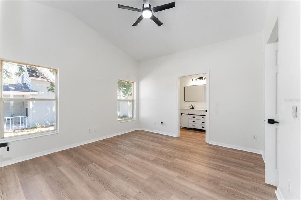 For Sale: $305,000 (3 beds, 2 baths, 1283 Square Feet)