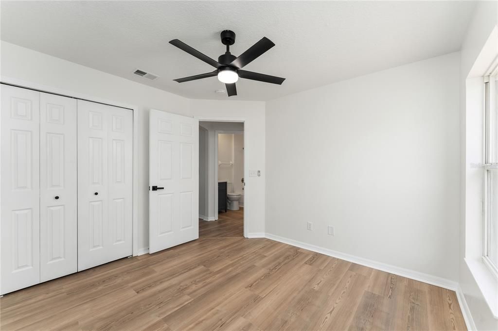 For Sale: $305,000 (3 beds, 2 baths, 1283 Square Feet)