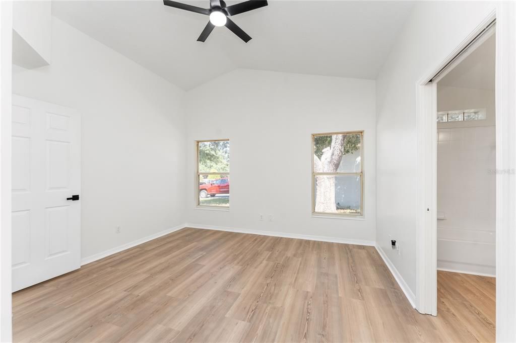 For Sale: $305,000 (3 beds, 2 baths, 1283 Square Feet)