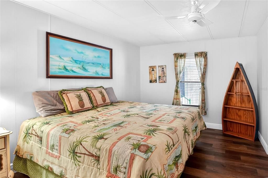 For Sale: $165,000 (2 beds, 2 baths, 1274 Square Feet)