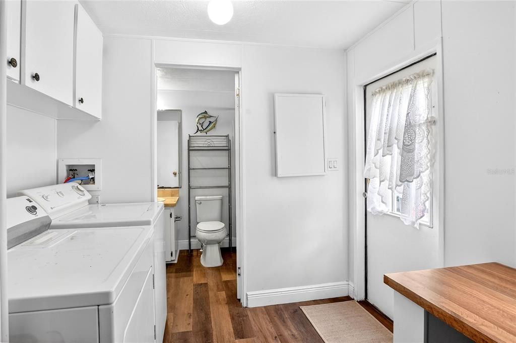 For Sale: $165,000 (2 beds, 2 baths, 1274 Square Feet)