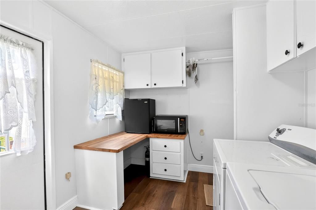 For Sale: $165,000 (2 beds, 2 baths, 1274 Square Feet)