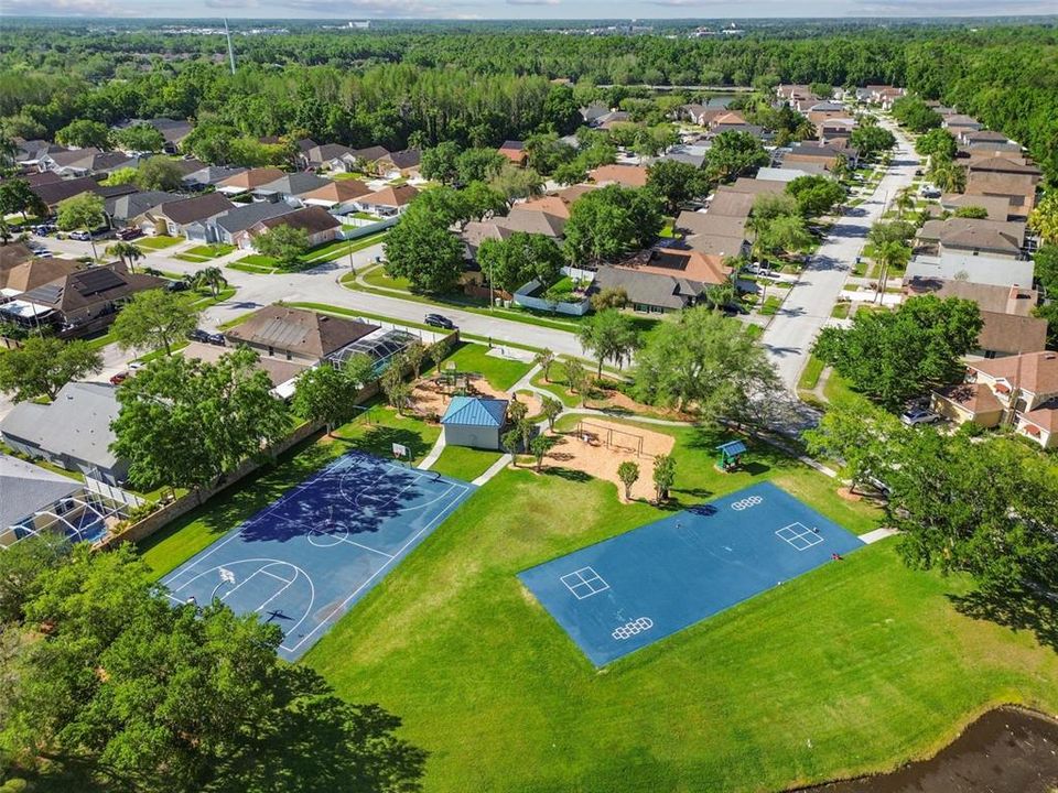 На продажу: $384,900 (4 спален, 2 ванн, 1773 Квадратных фут)