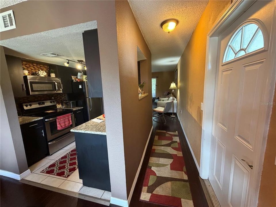For Sale: $150,000 (2 beds, 1 baths, 960 Square Feet)