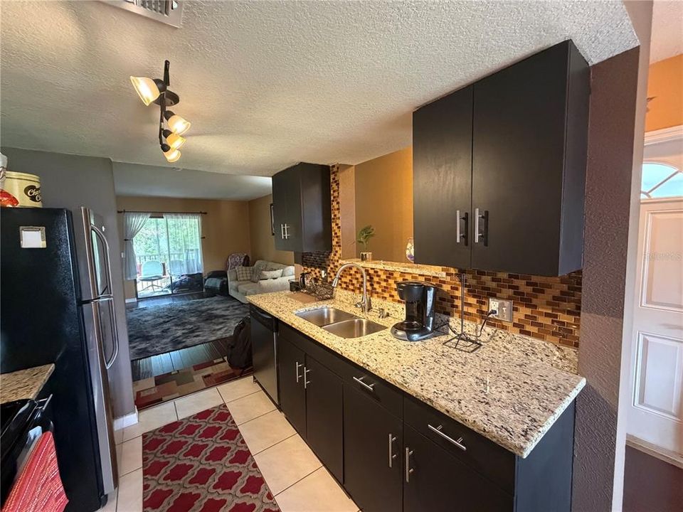 For Sale: $150,000 (2 beds, 1 baths, 960 Square Feet)