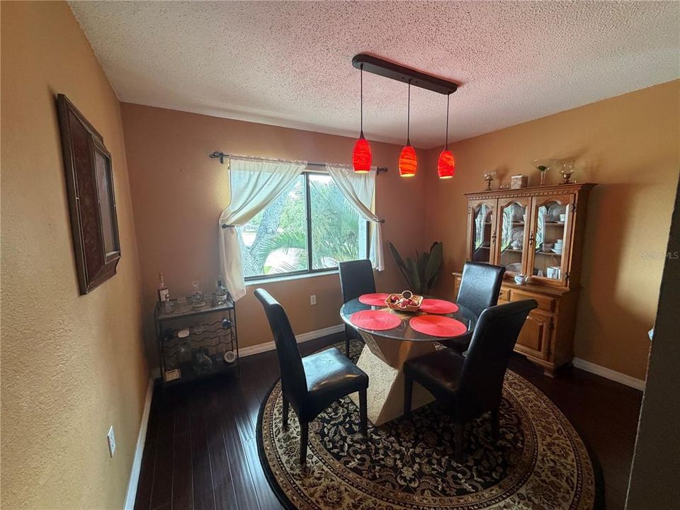 For Sale: $150,000 (2 beds, 1 baths, 960 Square Feet)