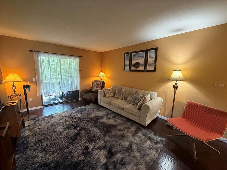 For Sale: $150,000 (2 beds, 1 baths, 960 Square Feet)