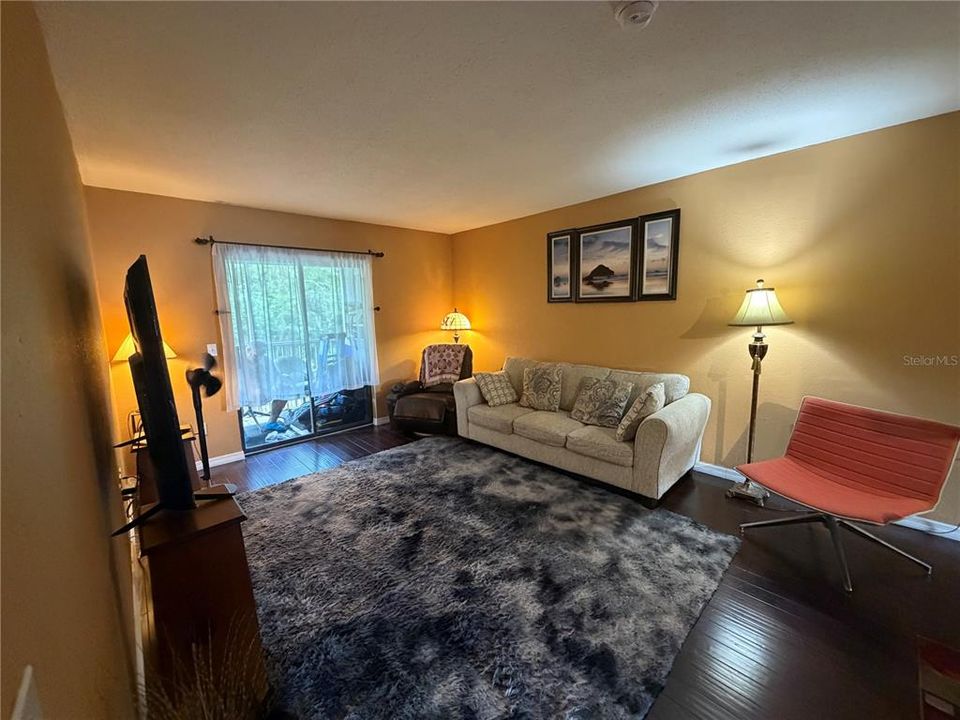 For Sale: $150,000 (2 beds, 1 baths, 960 Square Feet)