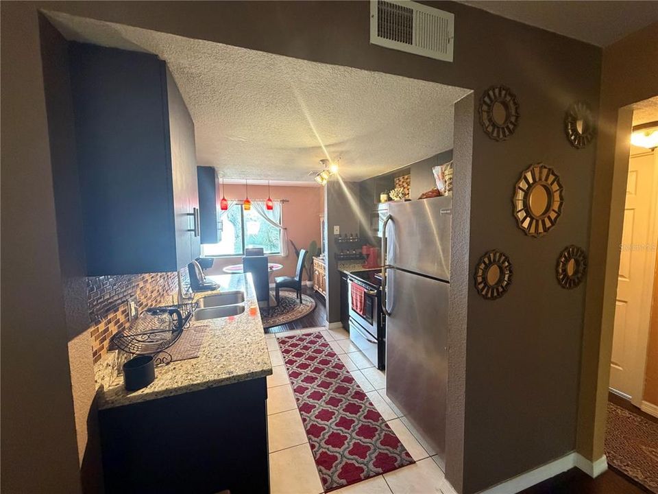 For Sale: $150,000 (2 beds, 1 baths, 960 Square Feet)