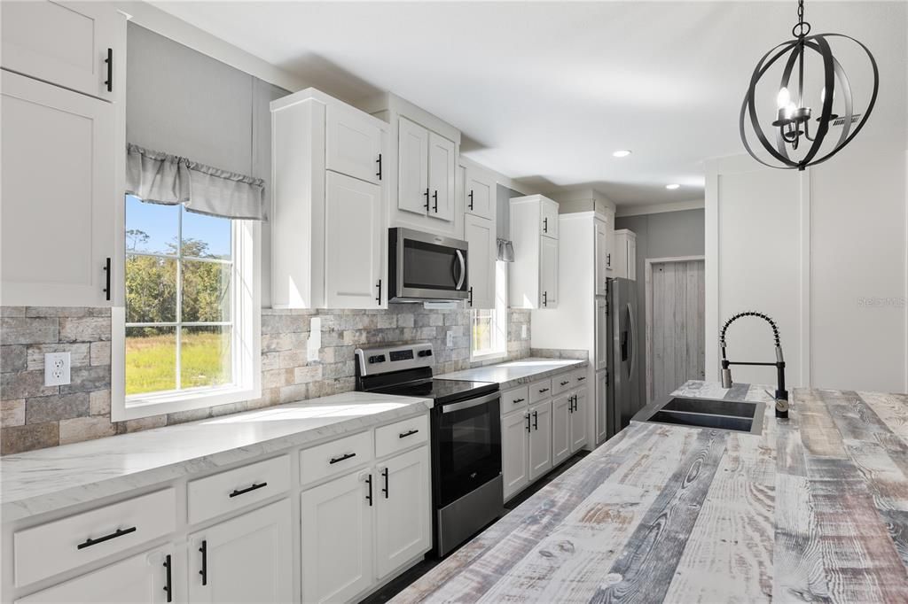 For Sale: $474,000 (4 beds, 3 baths, 2254 Square Feet)