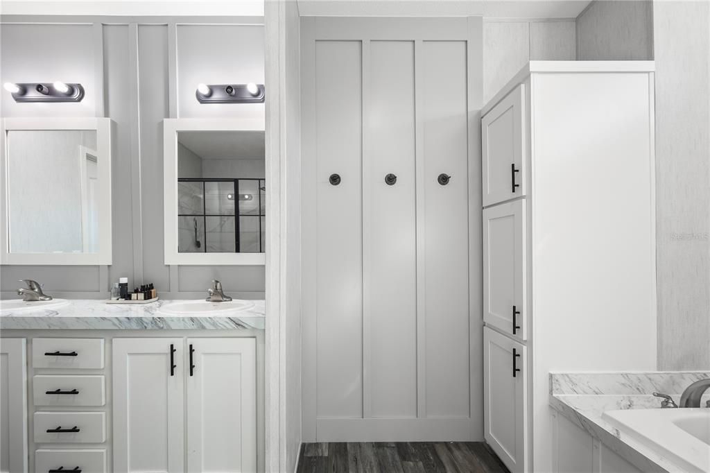 For Sale: $474,000 (4 beds, 3 baths, 2254 Square Feet)