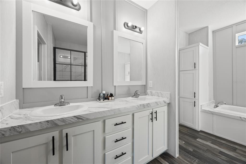 For Sale: $474,000 (4 beds, 3 baths, 2254 Square Feet)
