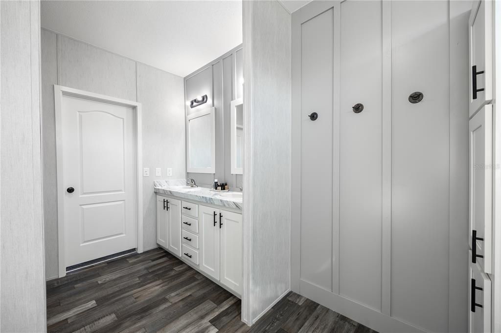 For Sale: $474,000 (4 beds, 3 baths, 2254 Square Feet)