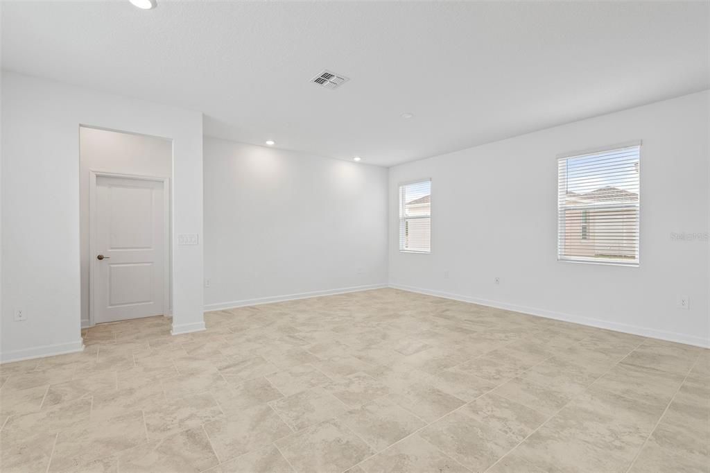 For Rent: $2,800 (4 beds, 3 baths, 2469 Square Feet)