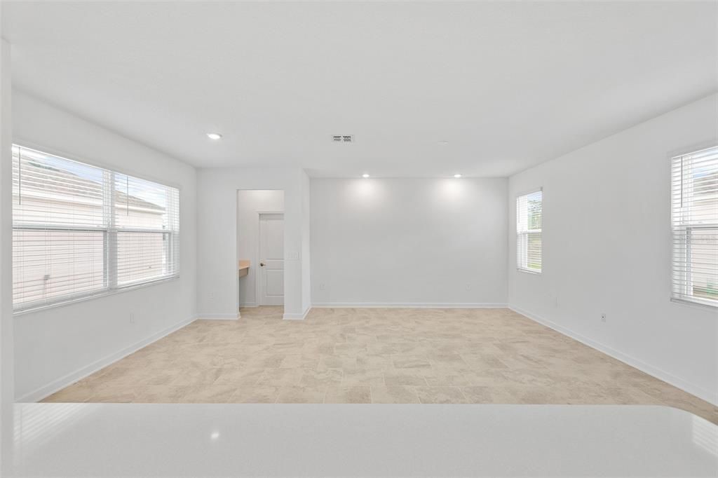 For Rent: $2,800 (4 beds, 3 baths, 2469 Square Feet)