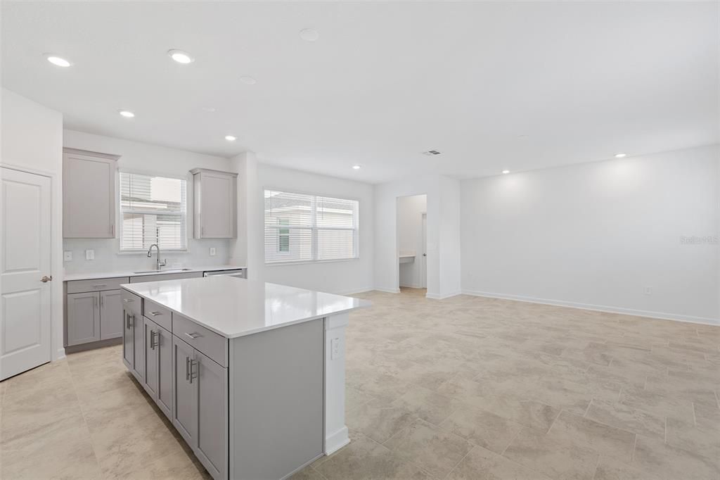 For Rent: $2,800 (4 beds, 3 baths, 2469 Square Feet)