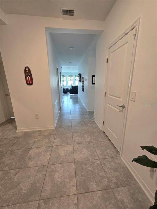 На продажу: $419,900 (4 спален, 2 ванн, 1843 Квадратных фут)