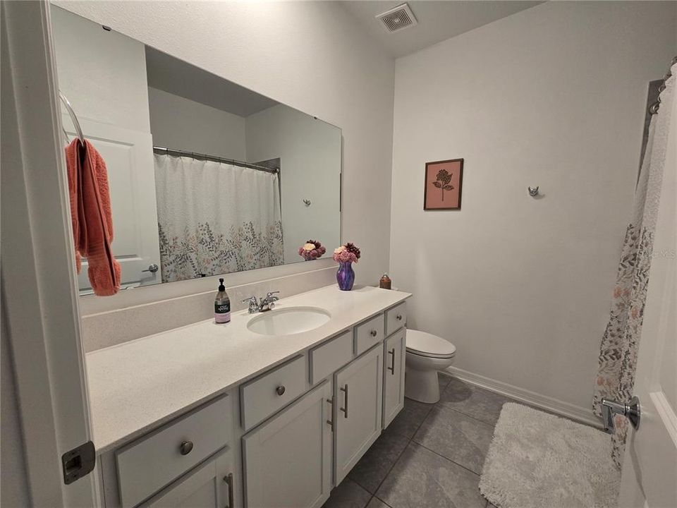 На продажу: $419,900 (4 спален, 2 ванн, 1843 Квадратных фут)