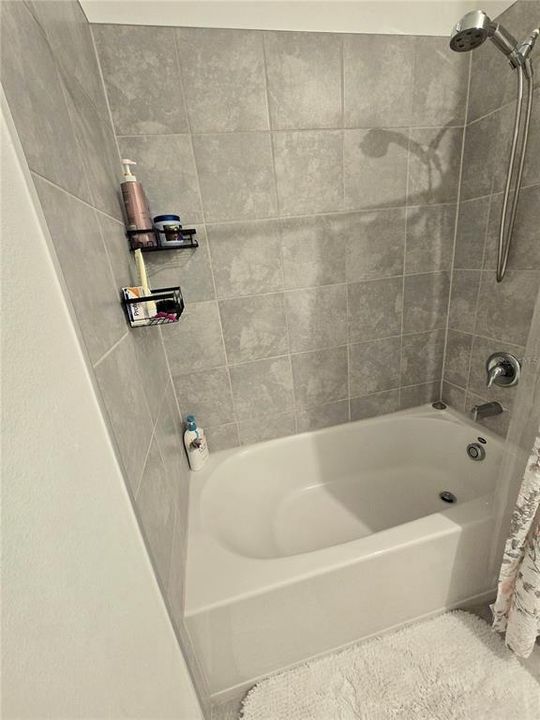 На продажу: $419,900 (4 спален, 2 ванн, 1843 Квадратных фут)