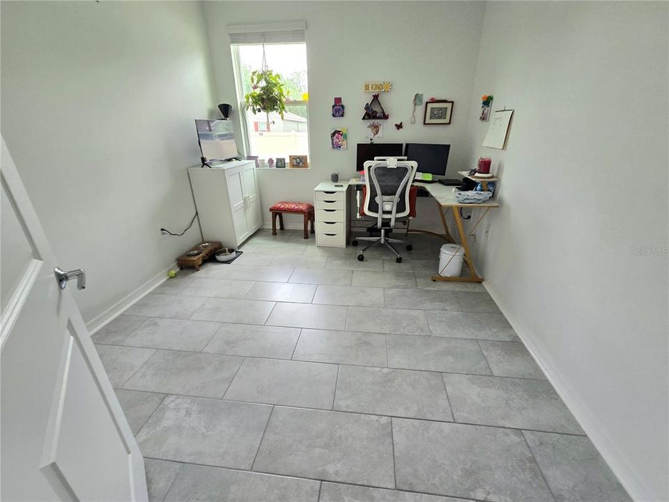 На продажу: $419,900 (4 спален, 2 ванн, 1843 Квадратных фут)