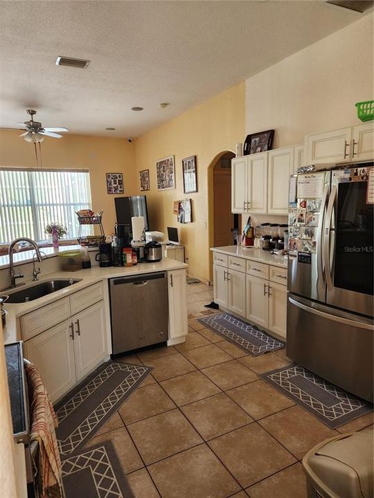 For Sale: $419,999 (3 beds, 2 baths, 2305 Square Feet)