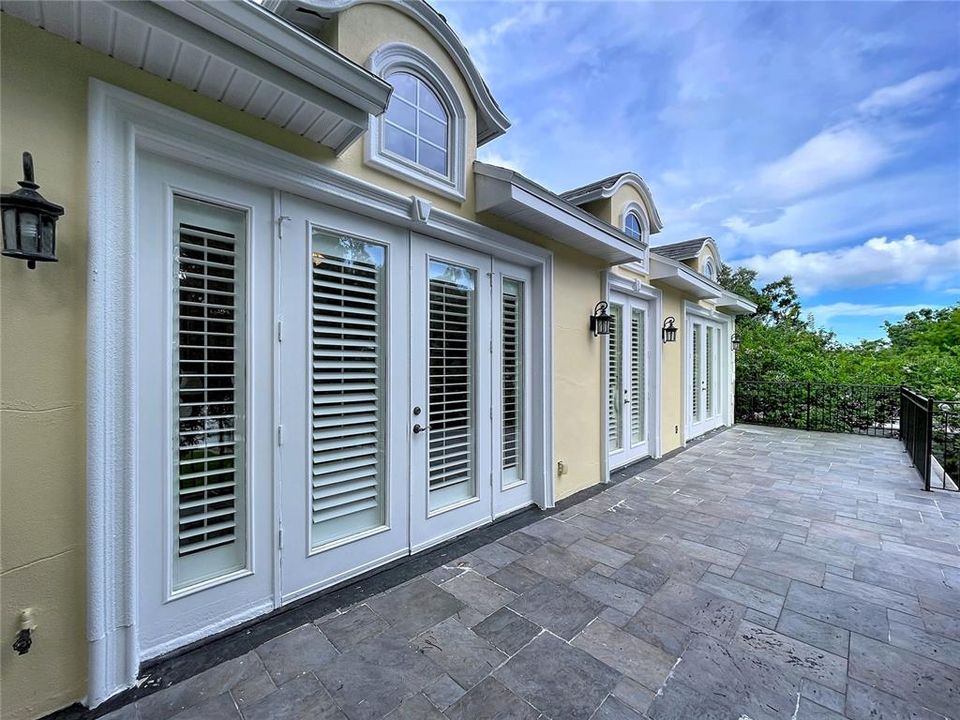 For Sale: $2,449,000 (5 beds, 3 baths, 3635 Square Feet)