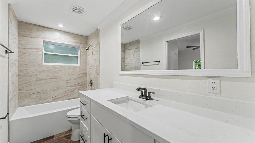 На продажу: $299,000 (4 спален, 2 ванн, 1559 Квадратных фут)